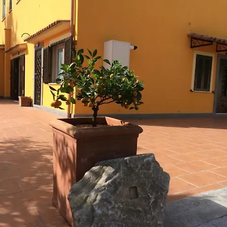 La * Castel Gandolfo